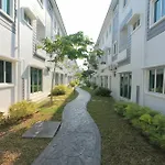 Ian\'S Genesis Townhouse
