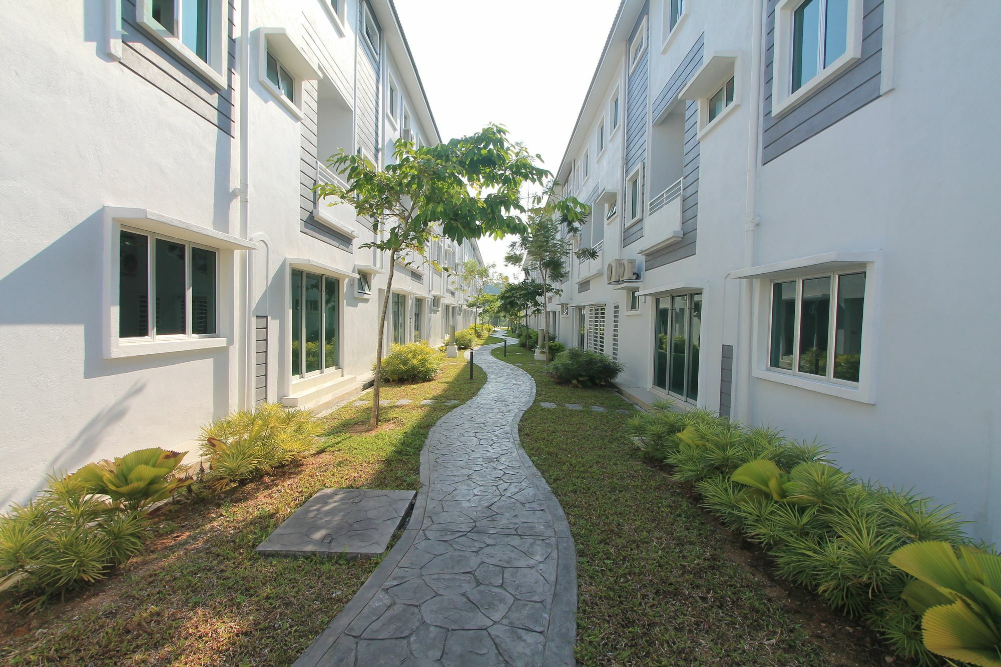 Ian's Genesis Townhouse